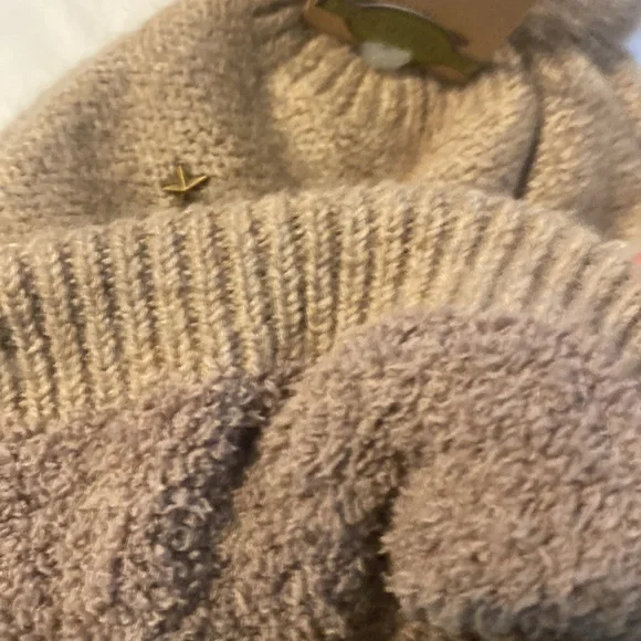 NWT C.C Pom Pom Tan Hat With Stars - Picture 4 of 8